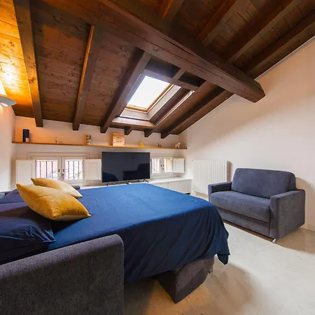 The Gallery Center Apartment *